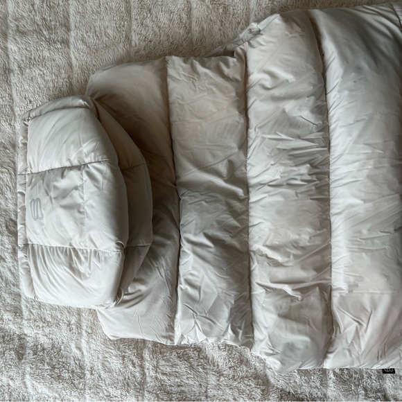 SOLD - Super Puff Vest - Picture 3 of 4